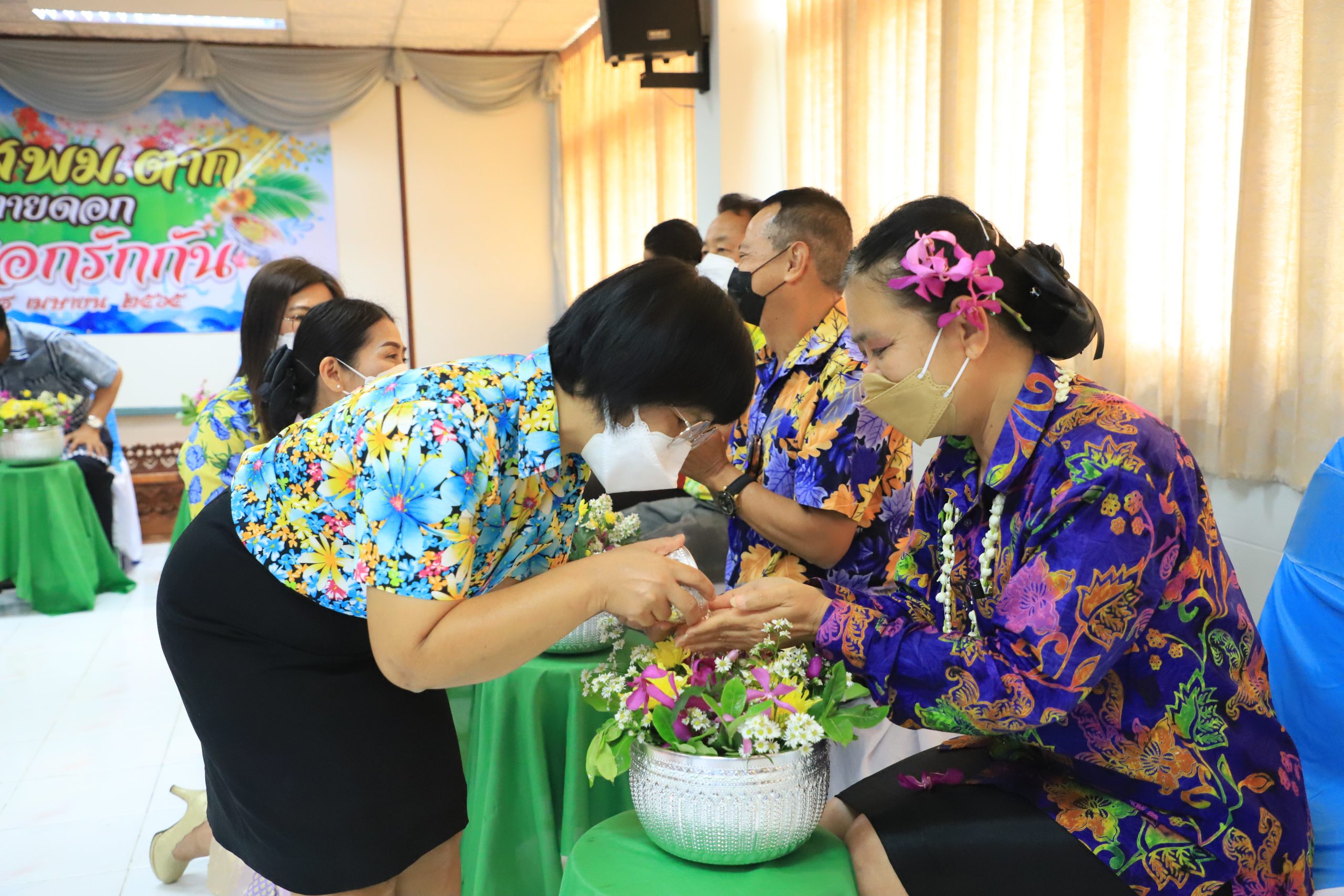 โรงเรียนสรรพวิทยาคม ร่วมกิจกรรม”สพม.ตาก ใส่เสื้อลายดอก บอกรักกัน” เนื่องในวันสงกรานต์ ปี ๒๕๖๕