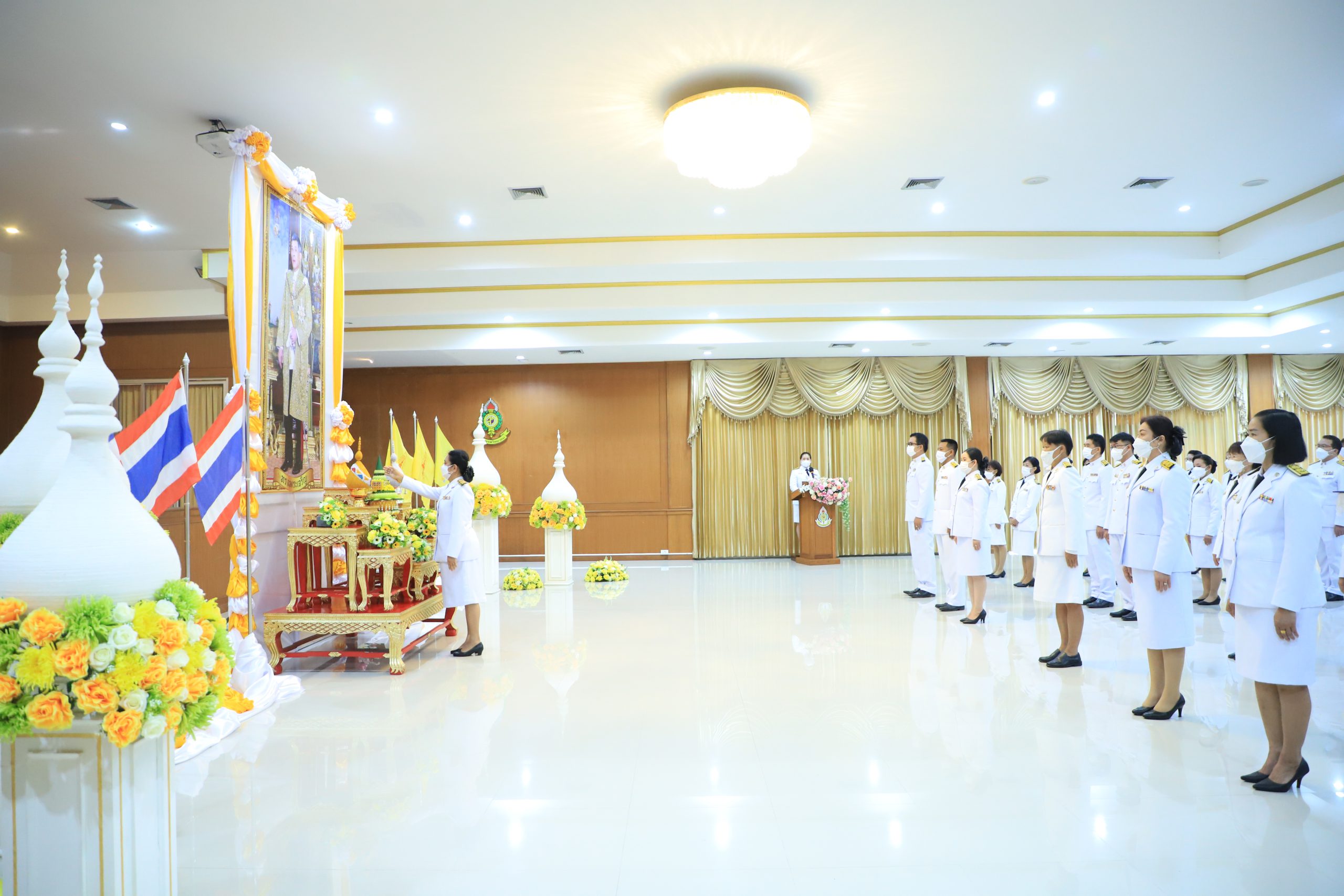 โรงเรียนสรรพวิทยาคม ร่วมจัดพิธีลงนามถวายพระพรชัยมงคล พระบาทสมเด็จพระเจ้าอยู่หัวพระปรเมนทรรามาธิบดีศรีสินทรมหาวชิราลงกรณ พระวชิรเกล้าเจ้าอยู่หัว