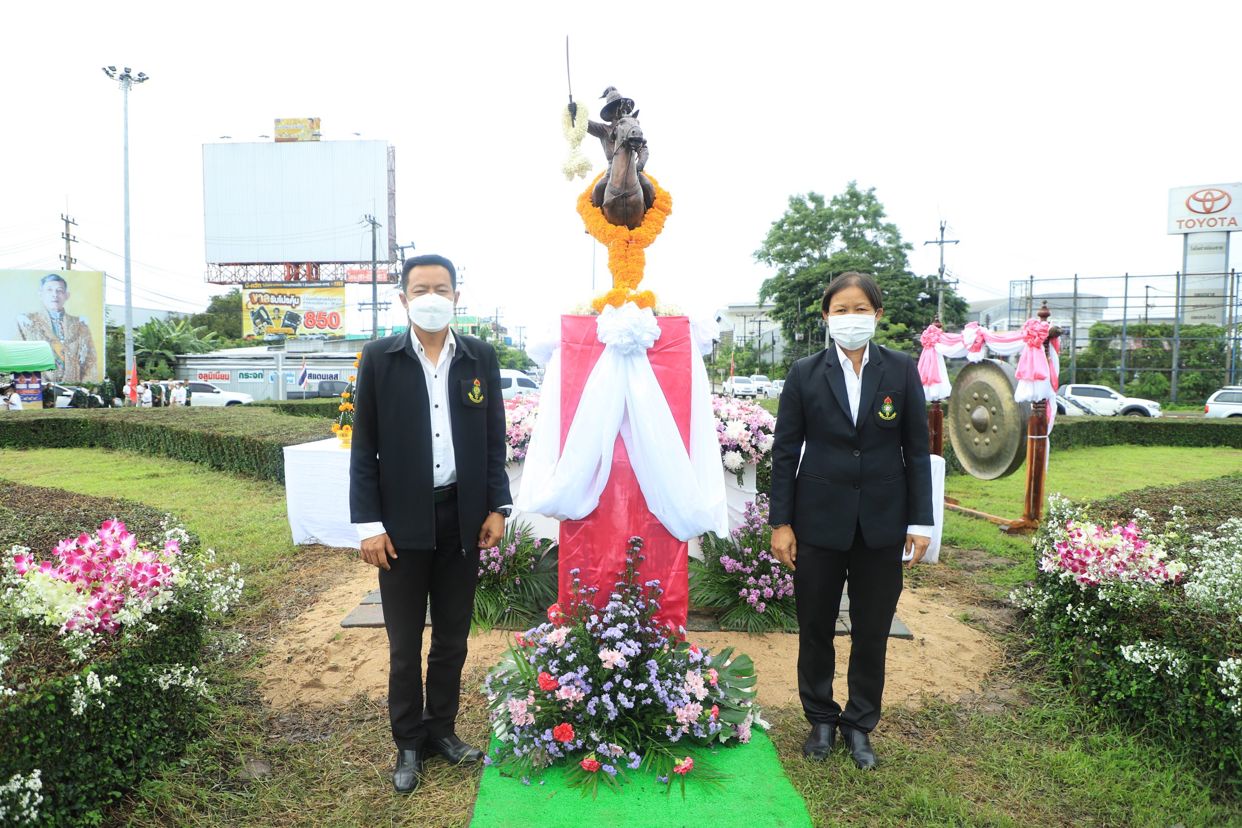 โรงเรียนสรรพวิทยาคม ร่วมพิธีวางศิลาฤกษ์การก่อสร้างฐานพระบรมรูป สมเด็จพระเจ้าตากสินมหาราช (ทรงม้า)