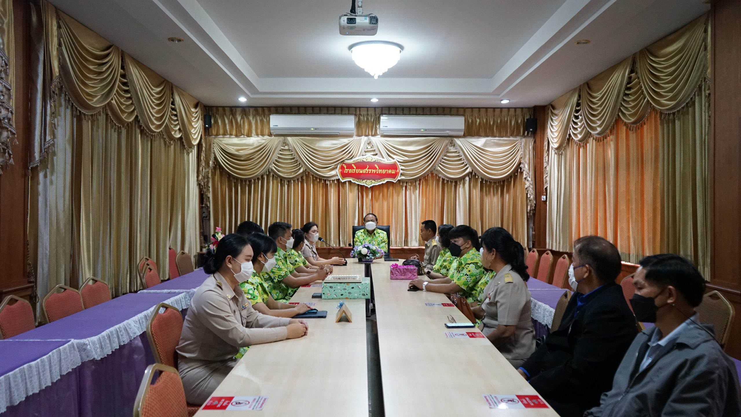 โรงเรียนสรรพวิทยาคม  ต้อนรับคณะศึกษาดูงานจากโรงเรียนห้วยน้ำหอมวิทยาคาร ที่ได้มาศึกษาดูงานห้องสมุดโรงเรียนสรรพวิทยาคม และงานแนะแนว