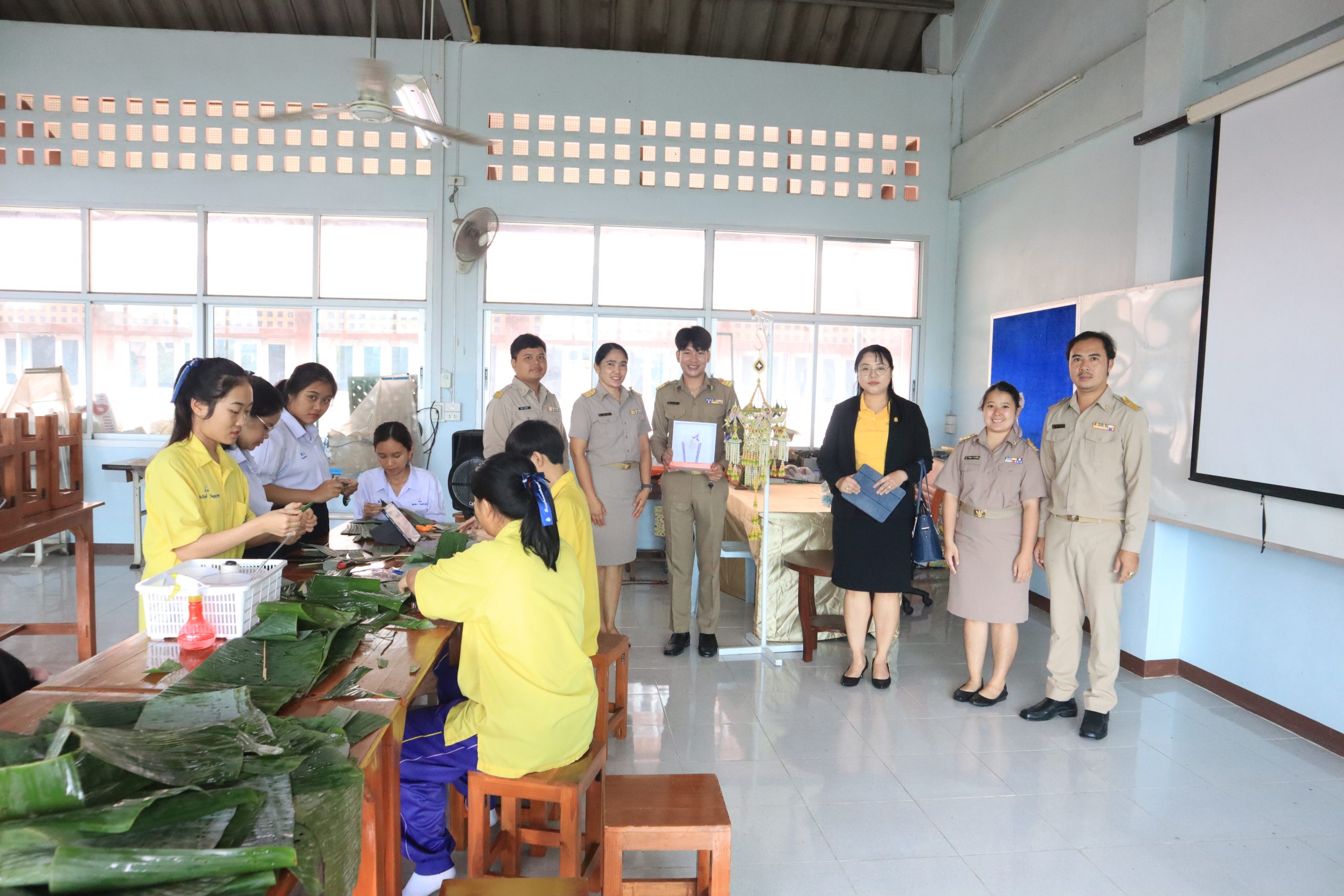 โรงเรียนสรรพวิทยาคม โดยกลุ่มสาระการเรียนรู้การงานอาชีพ รับการนิเทศ ติดตาม การจัดการเรียนรู้ของครูกลุ่มสาระการเรียนรู้การงานอาชีพ