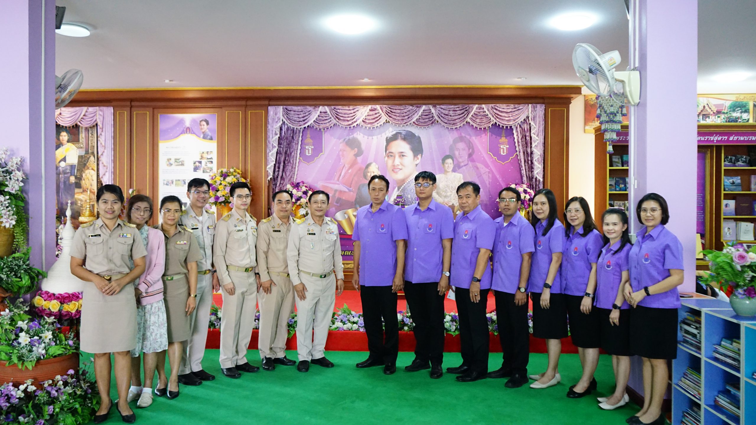 โรงเรียนสรรพวิทยาคม ต้อนรับ ผู้บริหาร คณะครูและบุคลากรทางการศึกษา โรงเรียนสารภีพิทยาคม