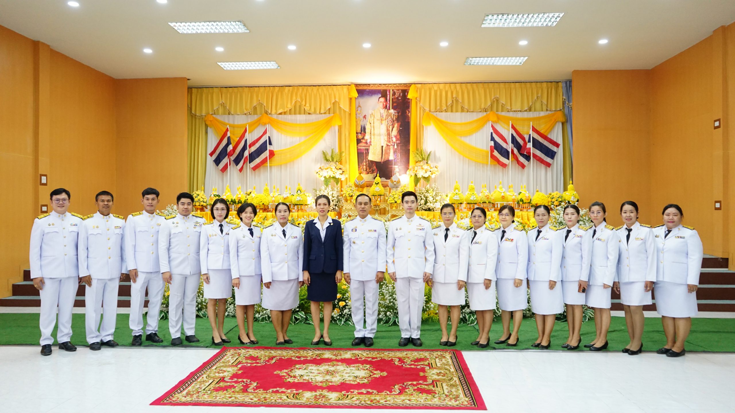 โรงเรียนสรรพวิทยาคม ร่วมพิธีเจริญพระพุทธมนต์และพิธีทำบุญตักบาตรถวายพระราชกุศล และพิธีวางพานพุ่ม เนื่องในวันคล้ายวันพระบรมราชสมภพ พระบาทสมเด็จพระบรมชนกาธิเบศร มหาภูมิพลอดุลยเดชมหาราช บรมนาถบพิตร วันชาติ และวันพ่อแห่งชาติ ๕ ธันวาคม